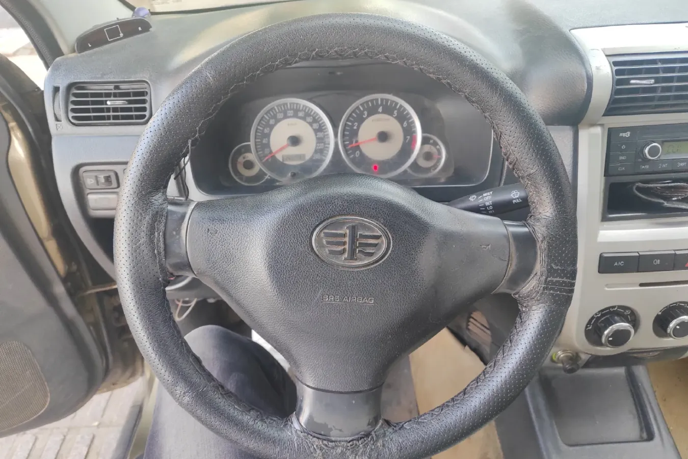 2011 FAW Senia S80 1.5L 109HP L4 5MT,autocango,china used car exporter,china ev exporter,chinese used car exporter,chinese used ev exporter