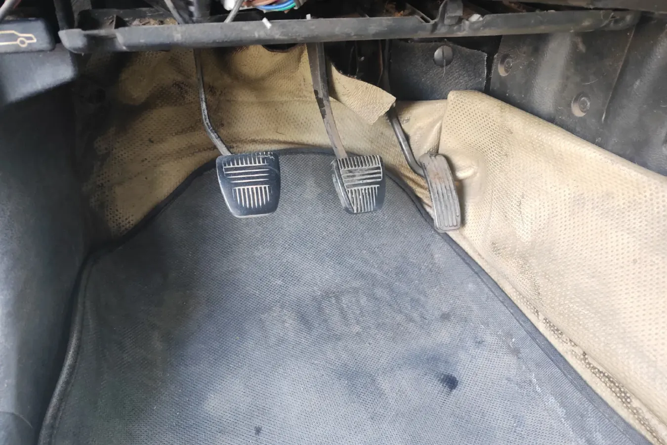 2011 FAW Senia S80 1.5L 109HP L4 5MT,autocango,china used car exporter,china ev exporter,chinese used car exporter,chinese used ev exporter