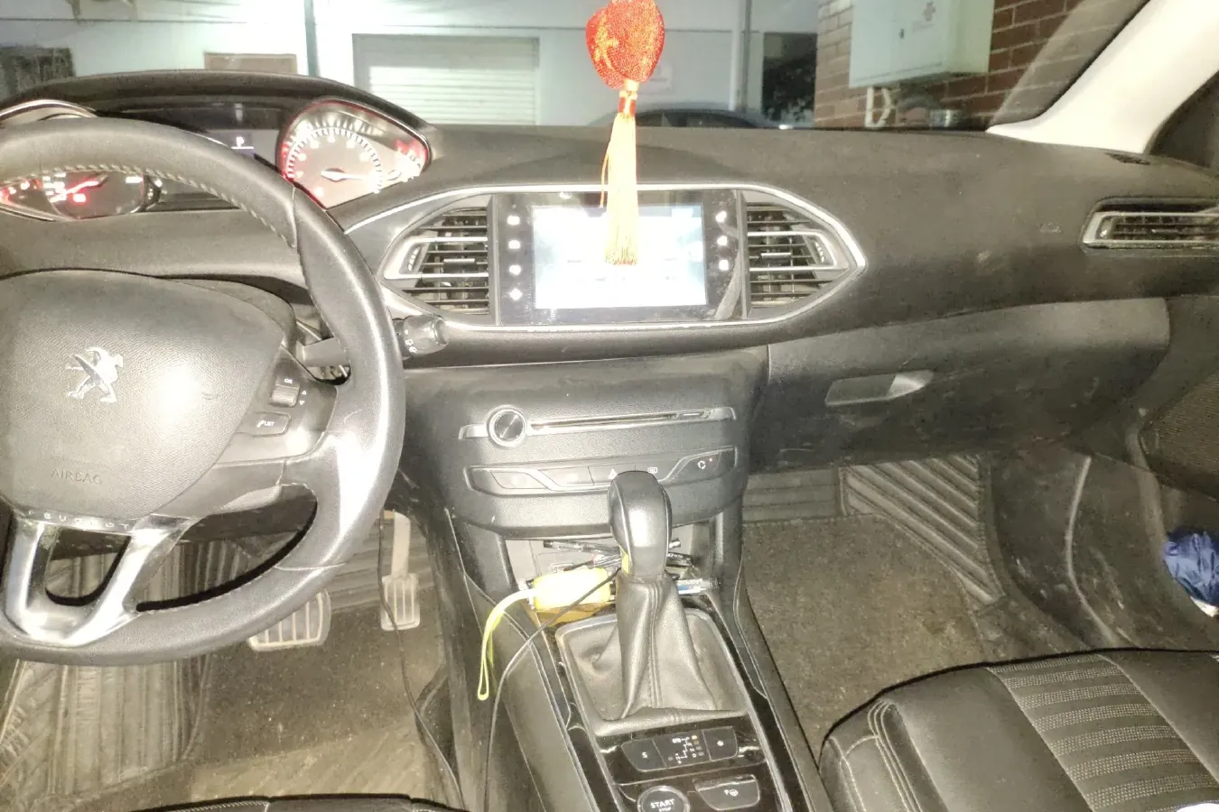 2015 Peugeot 308S 1.6T 167HP L4 6AT,autocango,china used car exporter,china ev exporter,chinese used car exporter,chinese used ev exporter