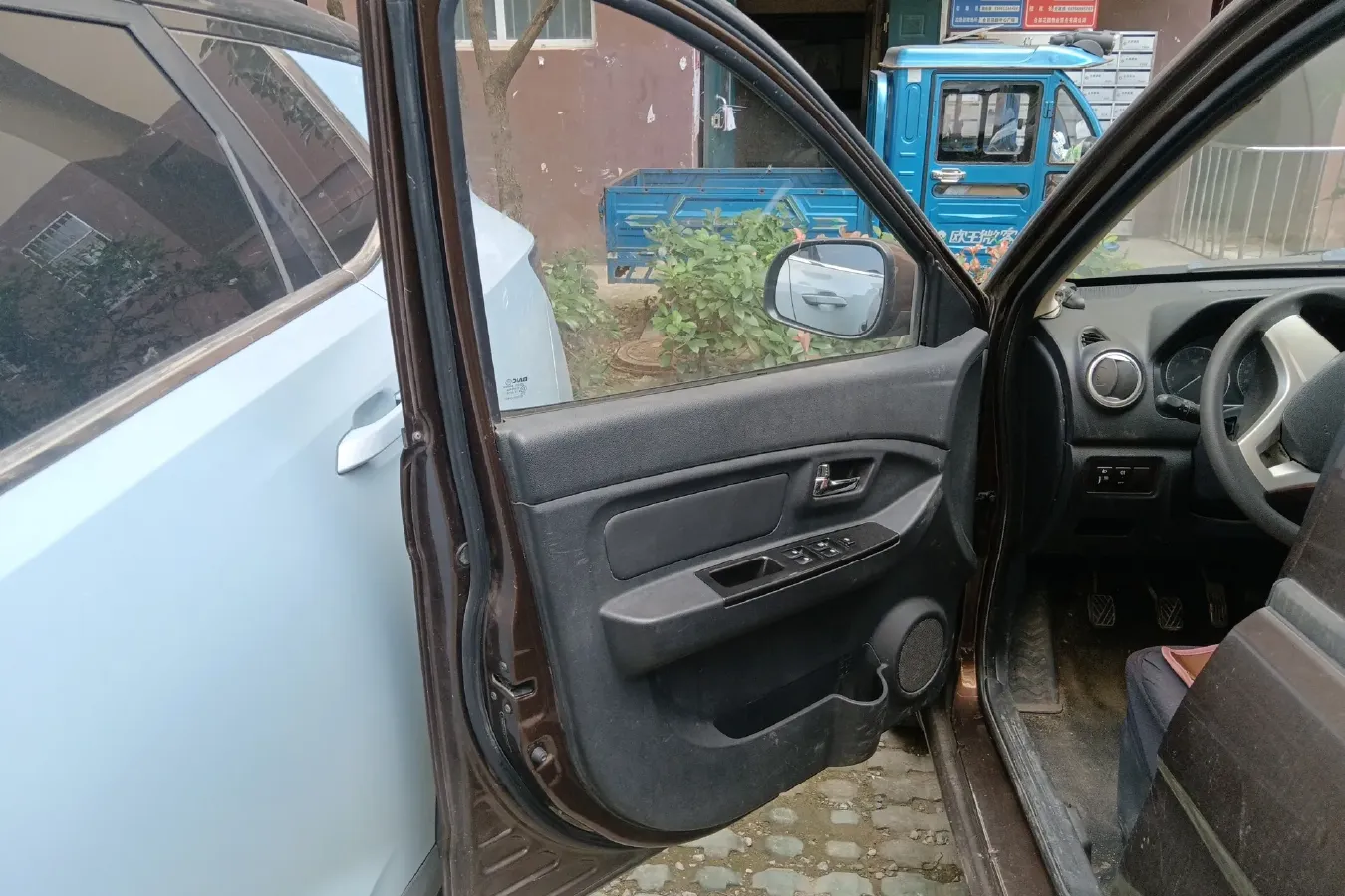 2016 BAIC Hyosow H2 1.5L 102HP L4 5MT,autocango,china used car exporter,china ev exporter,chinese used car exporter,chinese used ev exporter