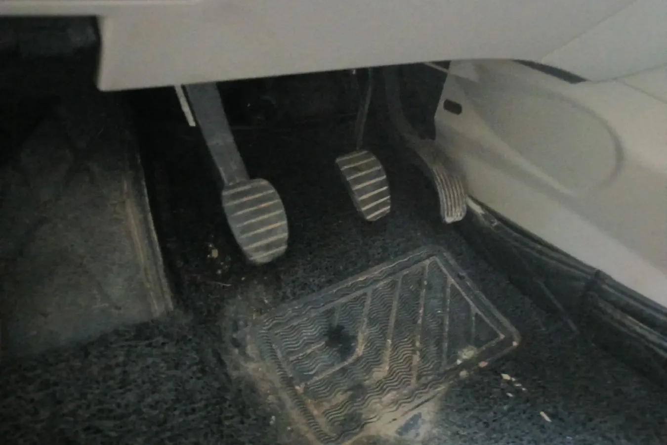 2016 DongFeng Forthing Joyear X3 1.5L 120HP L4 5MT,autocango,china used car exporter,china ev exporter,chinese used car exporter,chinese used ev exporter