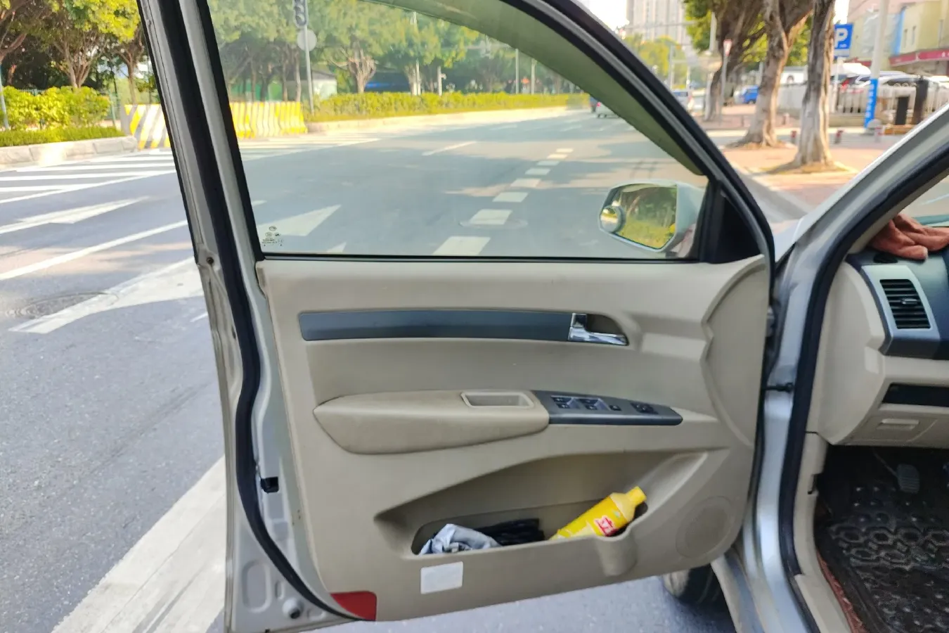 2012 Landwind X8 2.4L 160HP L4 5MT,autocango,china used car exporter,china ev exporter,chinese used car exporter,chinese used ev exporter