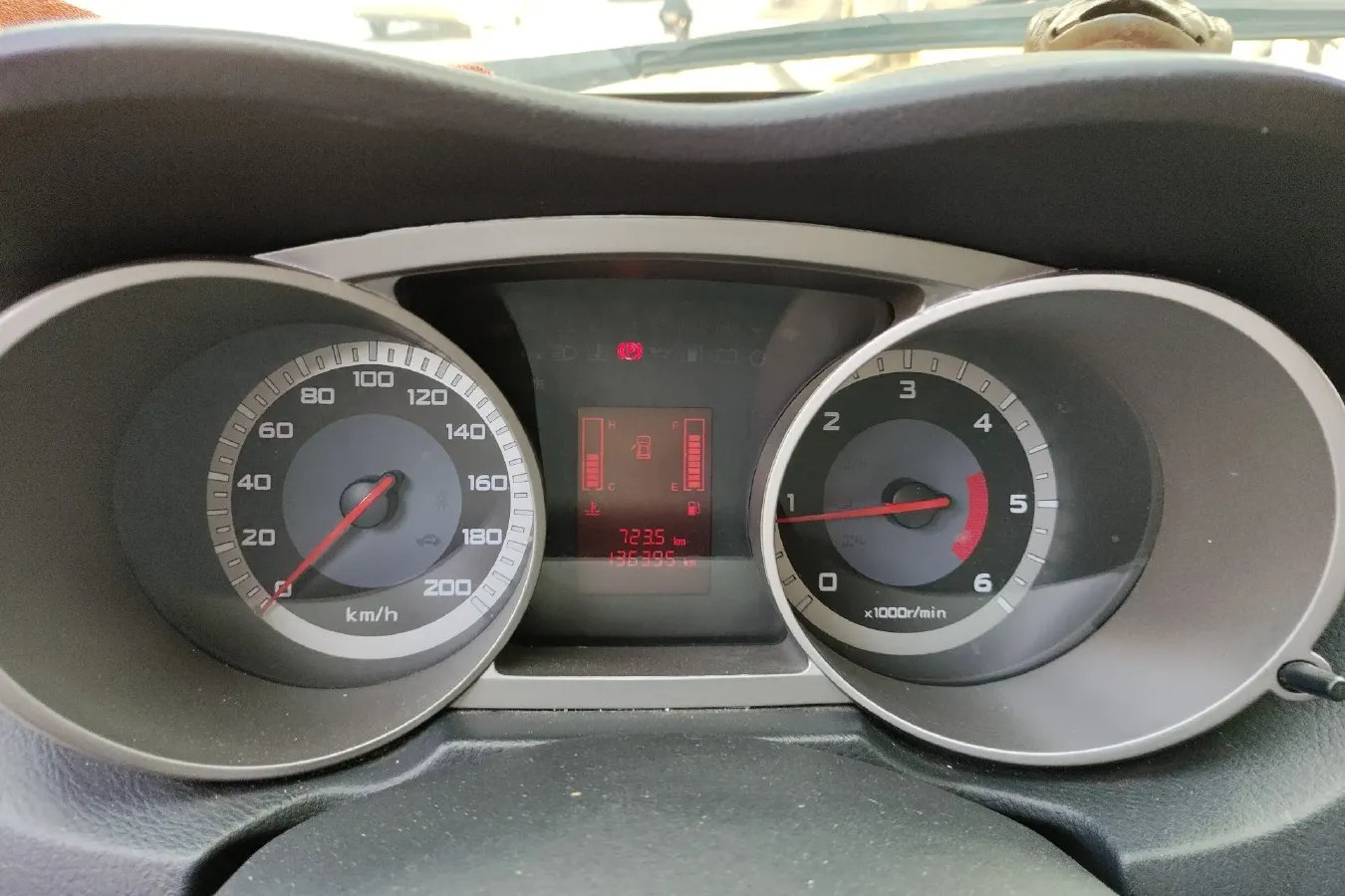 2012 Landwind X8 2.4L 160HP L4 5MT,autocango,china used car exporter,china ev exporter,chinese used car exporter,chinese used ev exporter