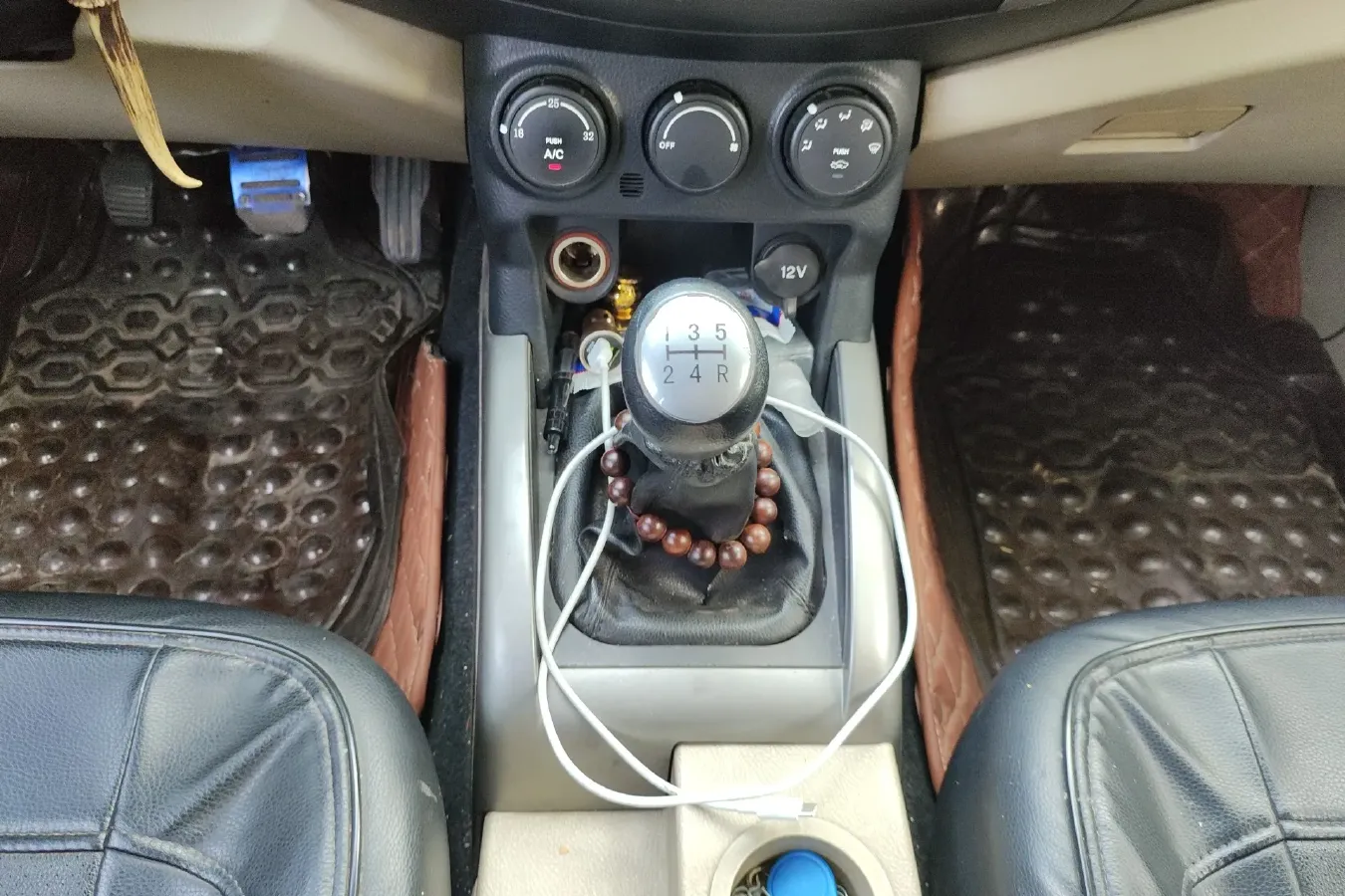 2012 Landwind X8 2.4L 160HP L4 5MT,autocango,china used car exporter,china ev exporter,chinese used car exporter,chinese used ev exporter