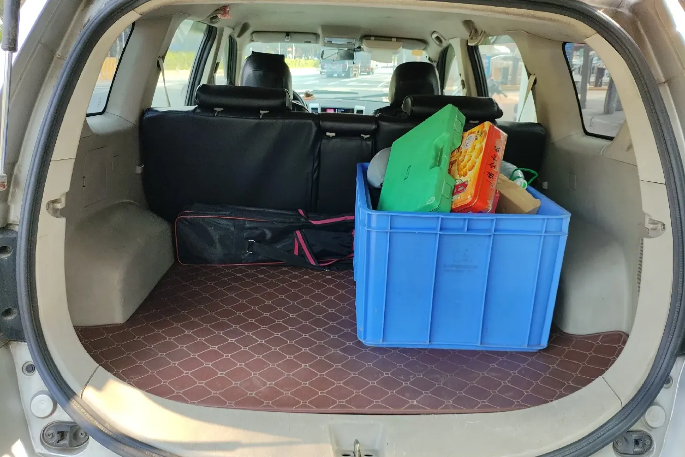 2012 Landwind X8 2.4L 160HP L4 5MT,autocango,china used car exporter,china ev exporter,chinese used car exporter,chinese used ev exporter