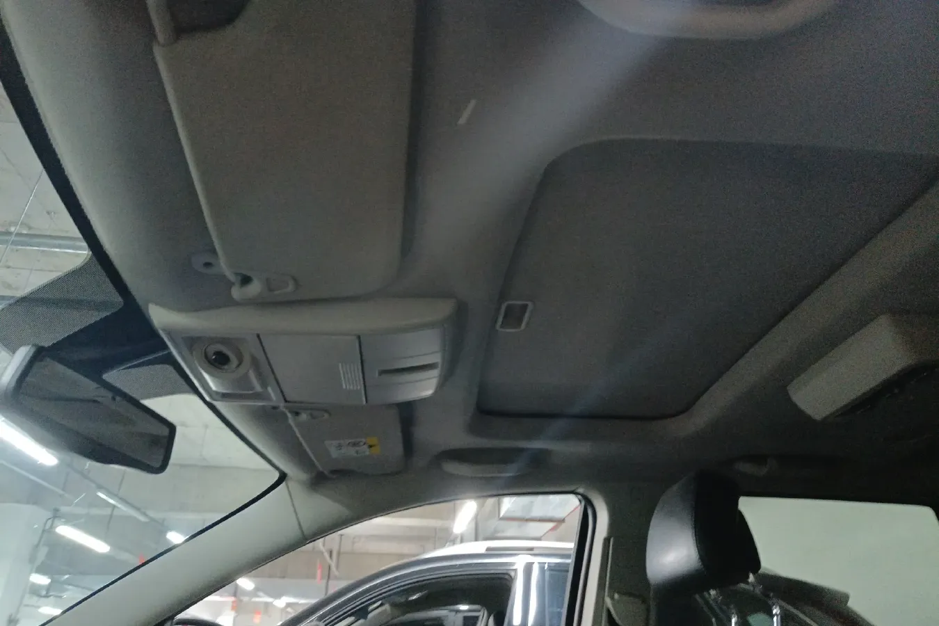 2013 Fiat Freemont 2.4L 170HP L4 6AT,autocango,china used car exporter,china ev exporter,chinese used car exporter,chinese used ev exporter