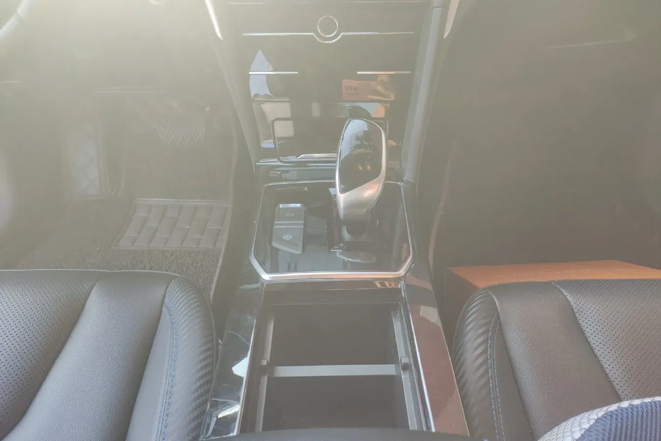 2019 Venucia D60 EV BEV 58KWH,autocango,china used car exporter,china ev exporter,chinese used car exporter,chinese used ev exporter