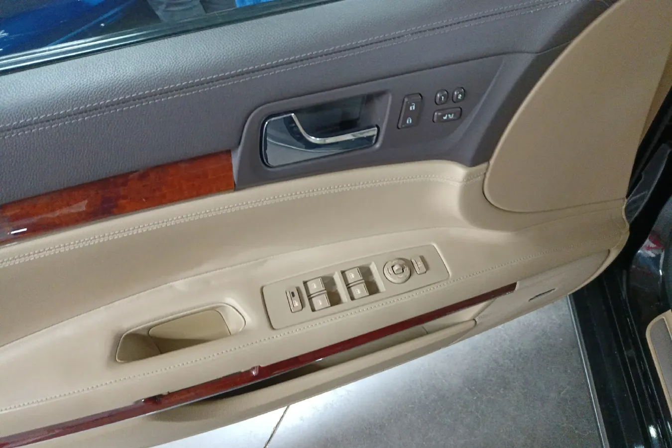 2011 Cadillac SLS 2.0T 262HP L4 6AT,autocango,china used car exporter,china ev exporter,chinese used car exporter,chinese used ev exporter