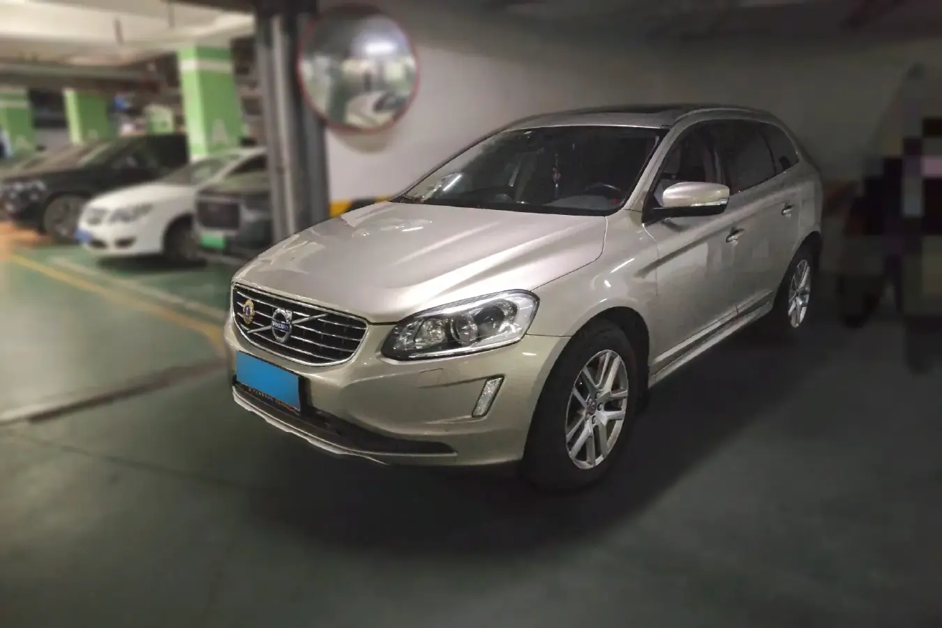 2017 Volvo XC60 2.0T 245HP L4 8AT