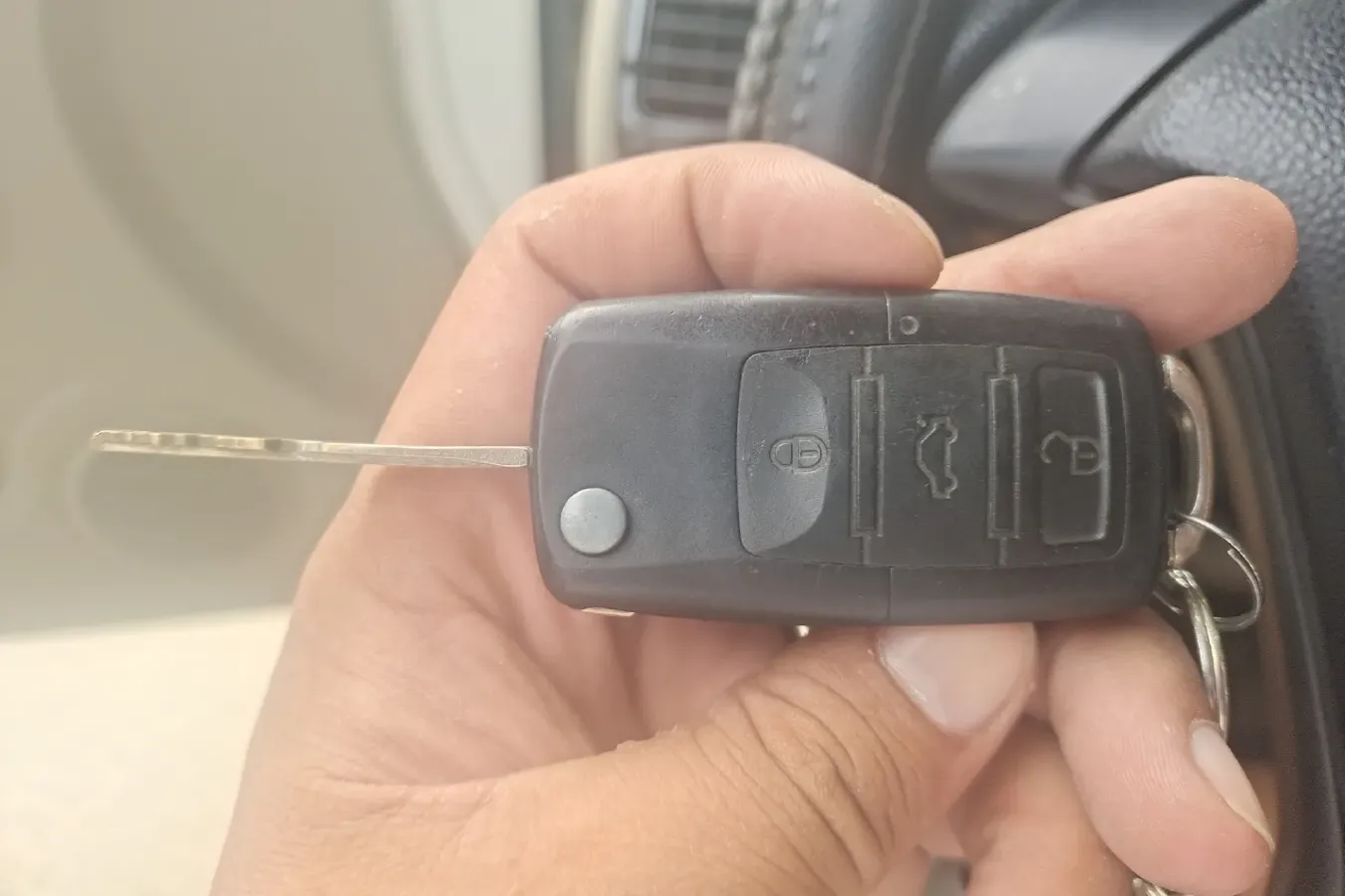 2011 Soueast V3 1.5L 110HP L4 5MT,autocango,china used car exporter,china ev exporter,chinese used car exporter,chinese used ev exporter