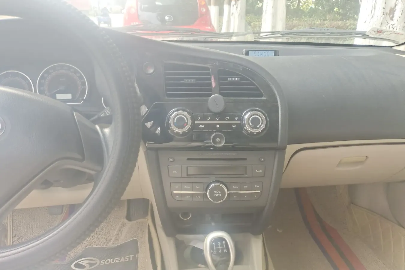 2011 Soueast V3 1.5L 110HP L4 5MT,autocango,china used car exporter,china ev exporter,chinese used car exporter,chinese used ev exporter