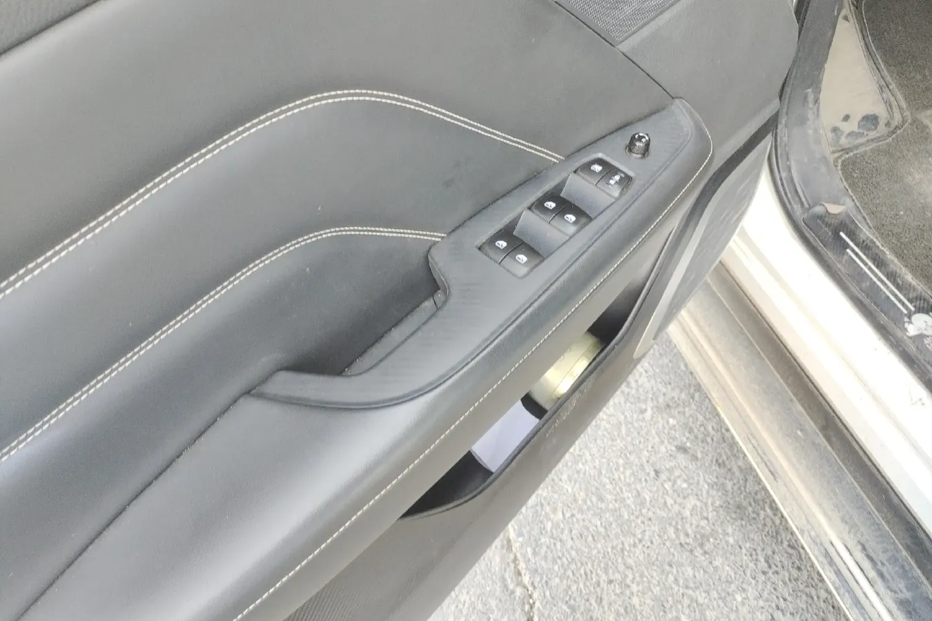 2020 Venucia Star 1.5T 190HP L4 7DCT,autocango,china used car exporter,china ev exporter,chinese used car exporter,chinese used ev exporter