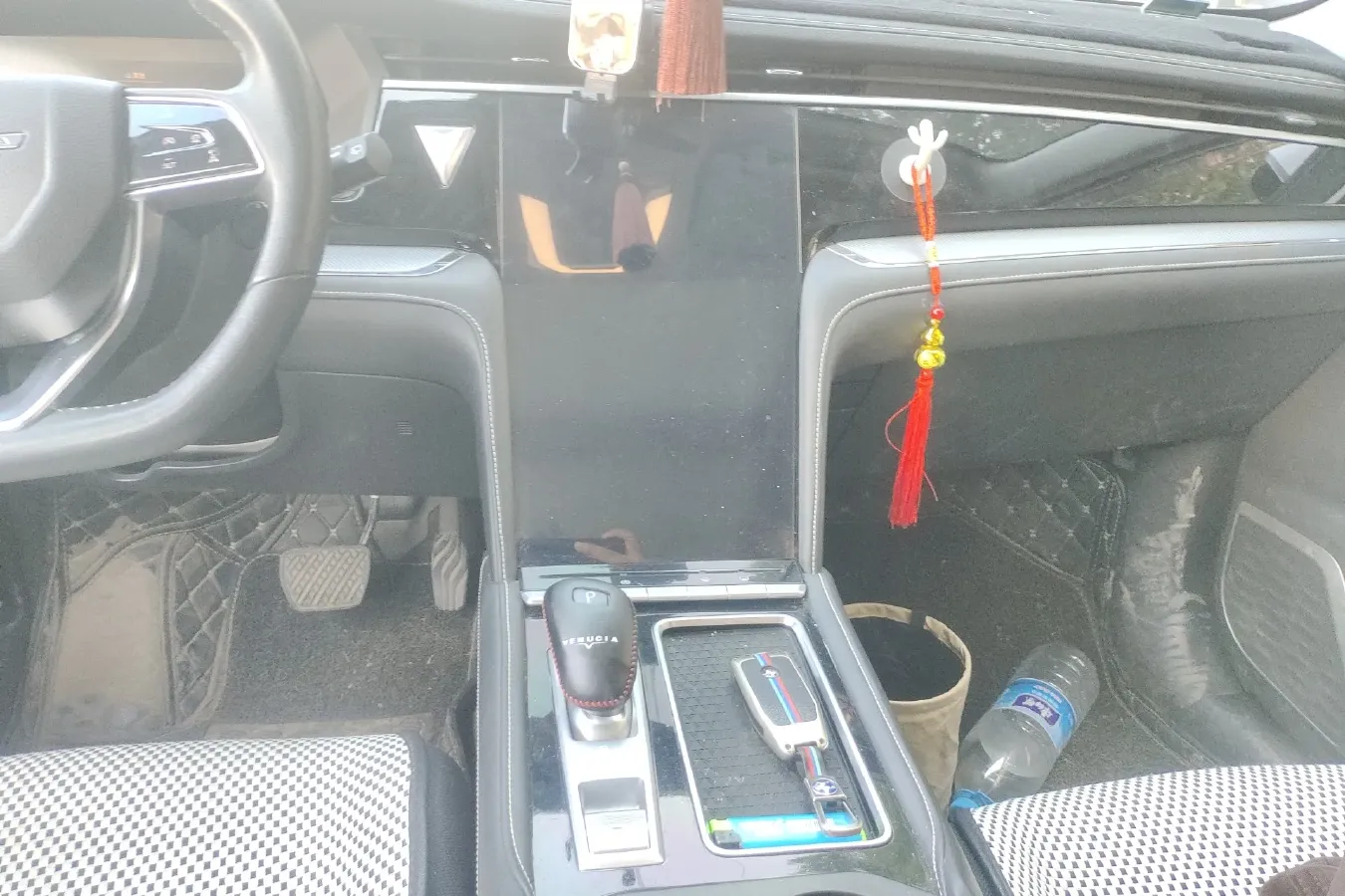 2020 Venucia Star 1.5T 190HP L4 7DCT,autocango,china used car exporter,china ev exporter,chinese used car exporter,chinese used ev exporter