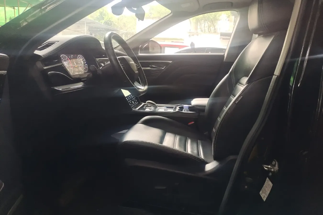 2021 Venucia Star 1.5T 190HP L4 7DCT,autocango,china used car exporter,china ev exporter,chinese used car exporter,chinese used ev exporter