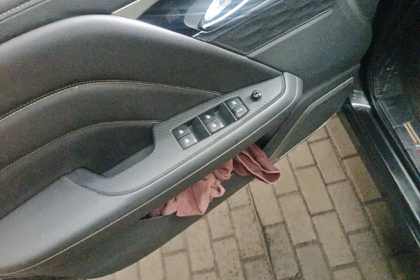 2021 Venucia Star 1.5T 190HP L4 7DCT,autocango,china used car exporter,china ev exporter,chinese used car exporter,chinese used ev exporter