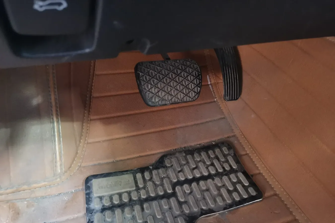 2011 Roewe W5 1.8T 160HP L4 6AT,autocango,china used car exporter,china ev exporter,chinese used car exporter,chinese used ev exporter