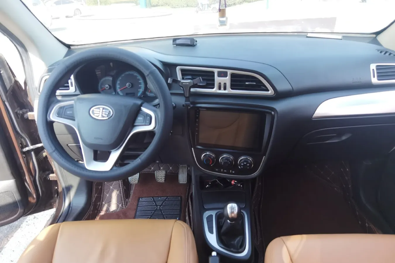 2015 FAW Jumpal D60 1.5L 102HP L4 5MT,autocango,china used car exporter,china ev exporter,chinese used car exporter,chinese used ev exporter