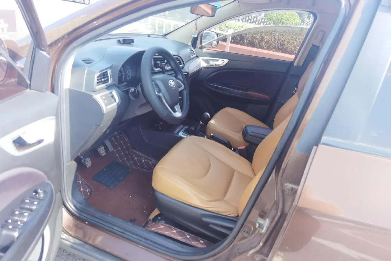 2015 FAW Jumpal D60 1.5L 102HP L4 5MT,autocango,china used car exporter,china ev exporter,chinese used car exporter,chinese used ev exporter