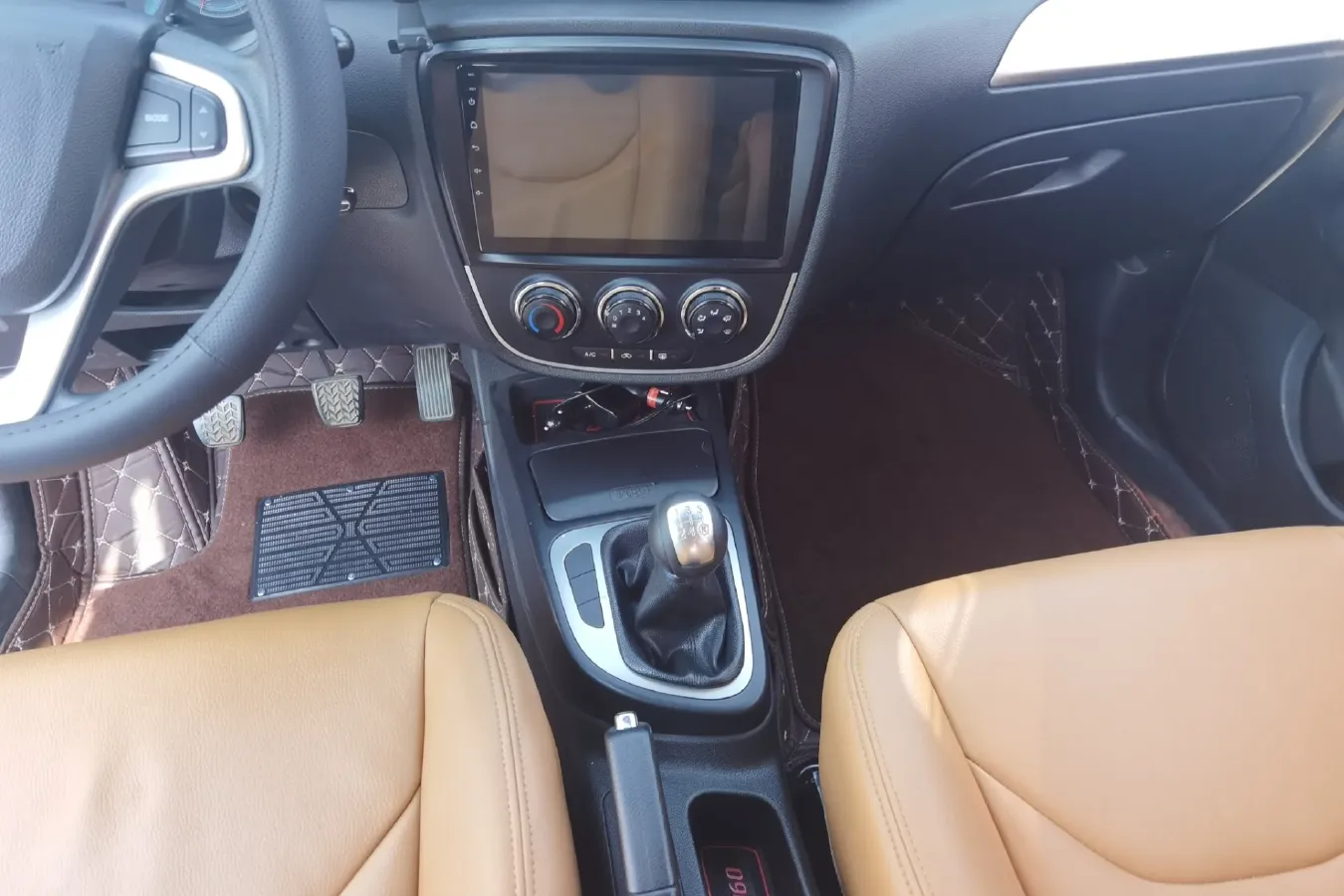 2015 FAW Jumpal D60 1.5L 102HP L4 5MT,autocango,china used car exporter,china ev exporter,chinese used car exporter,chinese used ev exporter