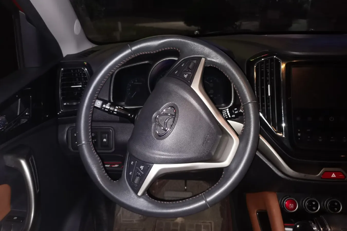 2017 ChangAn Oshan CX70 1.5T 150HP L4 6AT,autocango,china used car exporter,china ev exporter,chinese used car exporter,chinese used ev exporter