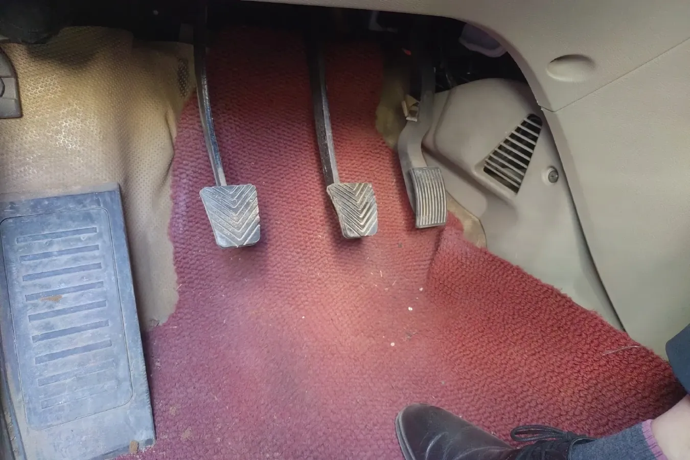 2012 JAC Refine M2 1.5L 113HP L4 5MT,autocango,china used car exporter,china ev exporter,chinese used car exporter,chinese used ev exporter