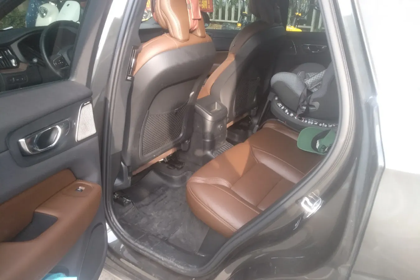 2021 Volvo XC60 2.0T 303HP L4 8AT PHEV 11.6KWH,autocango,china used car exporter,china ev exporter,chinese used car exporter,chinese used ev exporter