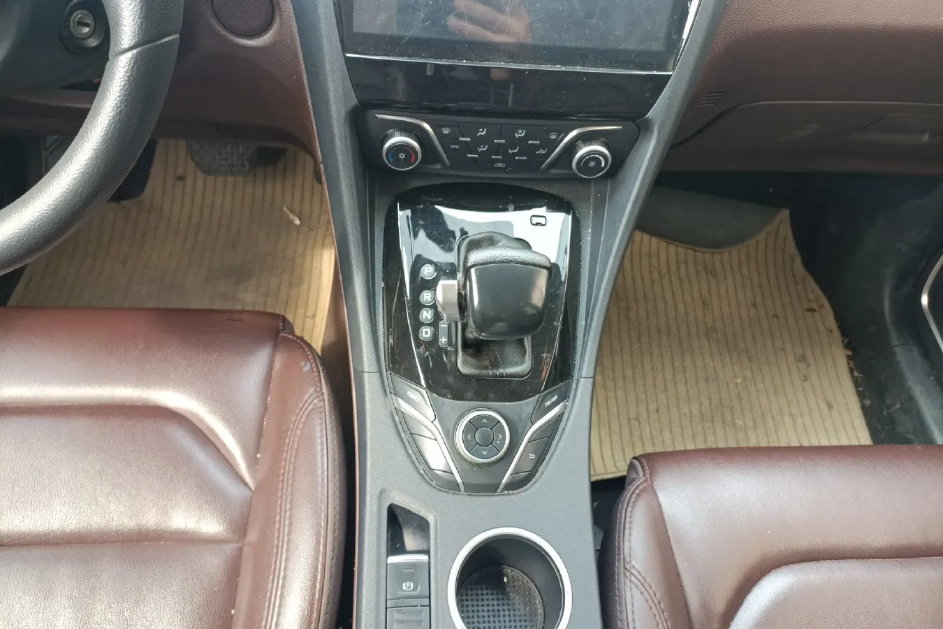 2017 HaiMa Family MPV 1.5T 156HP L4 6AT,autocango,china used car exporter,china ev exporter,chinese used car exporter,chinese used ev exporter