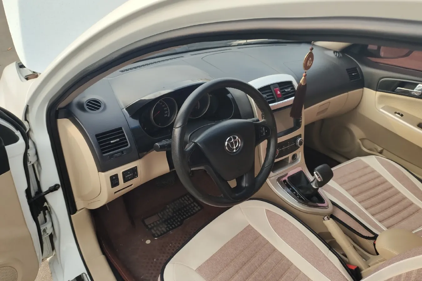 2013 Brilliance Auto H330 1.5L 105HP L4 4AT,autocango,china used car exporter,china ev exporter,chinese used car exporter,chinese used ev exporter