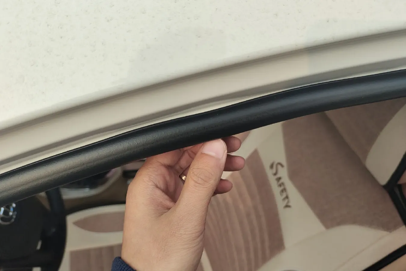 2013 Brilliance Auto H330 1.5L 105HP L4 4AT,autocango,china used car exporter,china ev exporter,chinese used car exporter,chinese used ev exporter