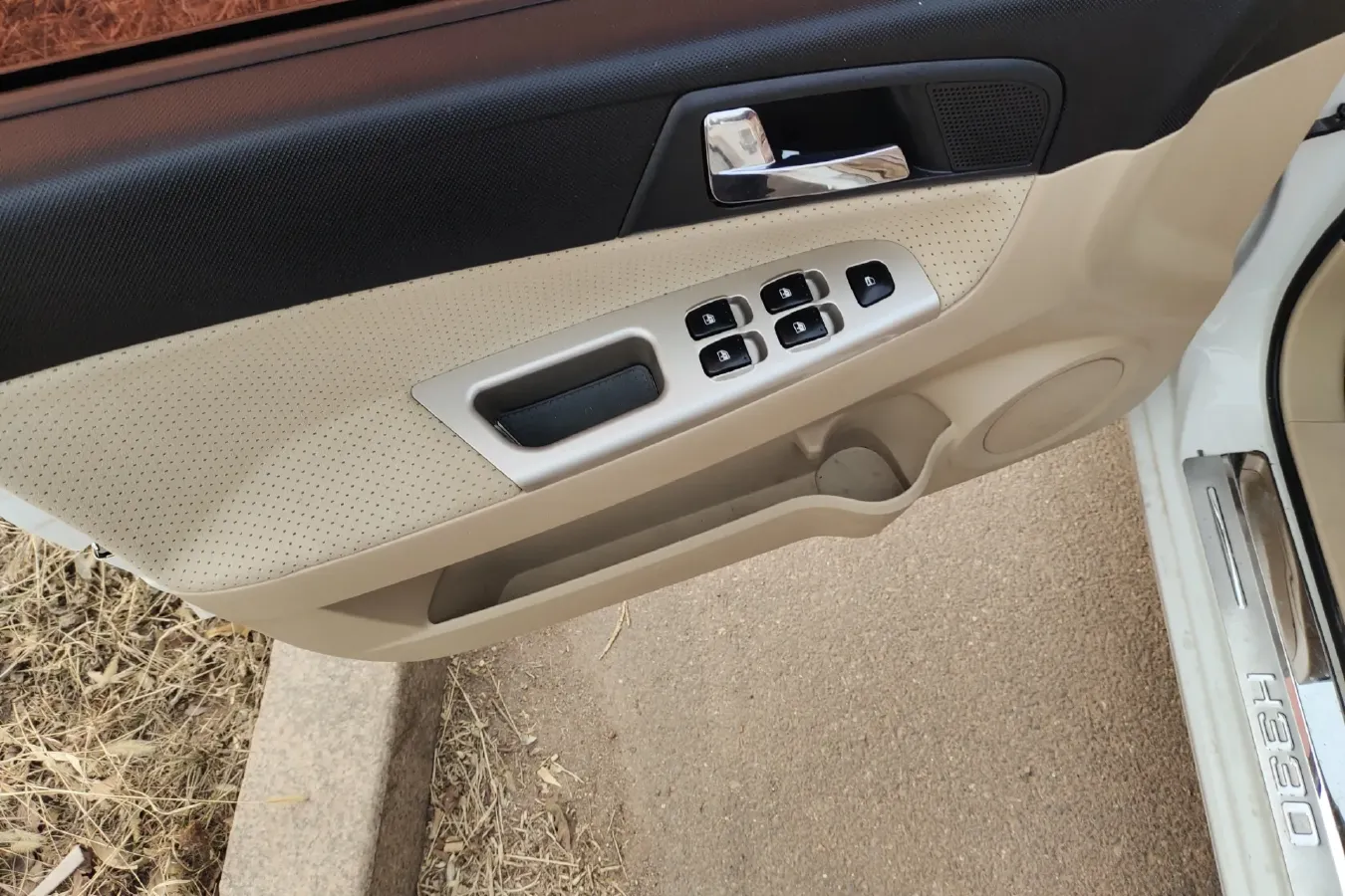 2013 Brilliance Auto H330 1.5L 105HP L4 4AT,autocango,china used car exporter,china ev exporter,chinese used car exporter,chinese used ev exporter