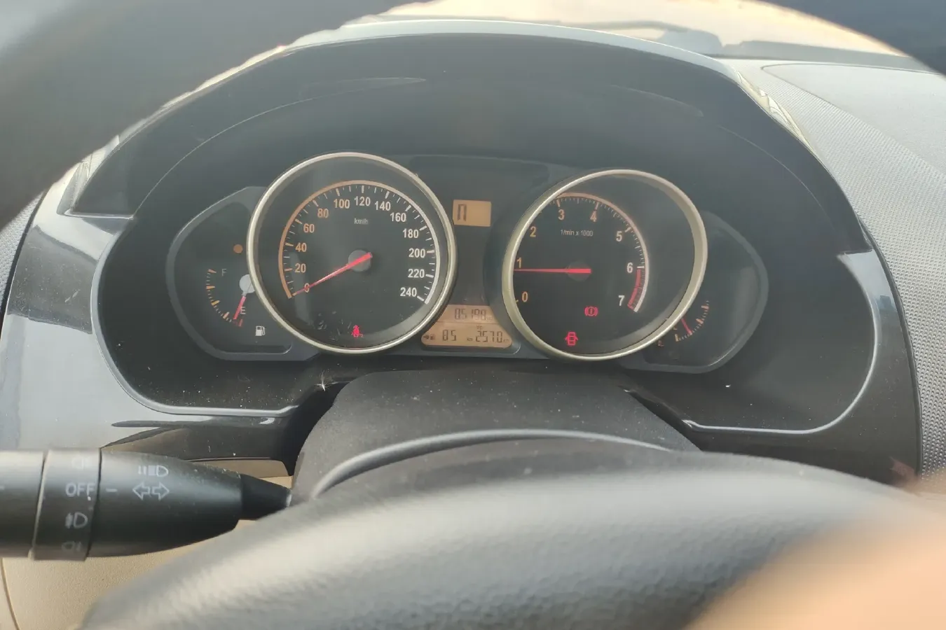 2013 Brilliance Auto H330 1.5L 105HP L4 4AT,autocango,china used car exporter,china ev exporter,chinese used car exporter,chinese used ev exporter