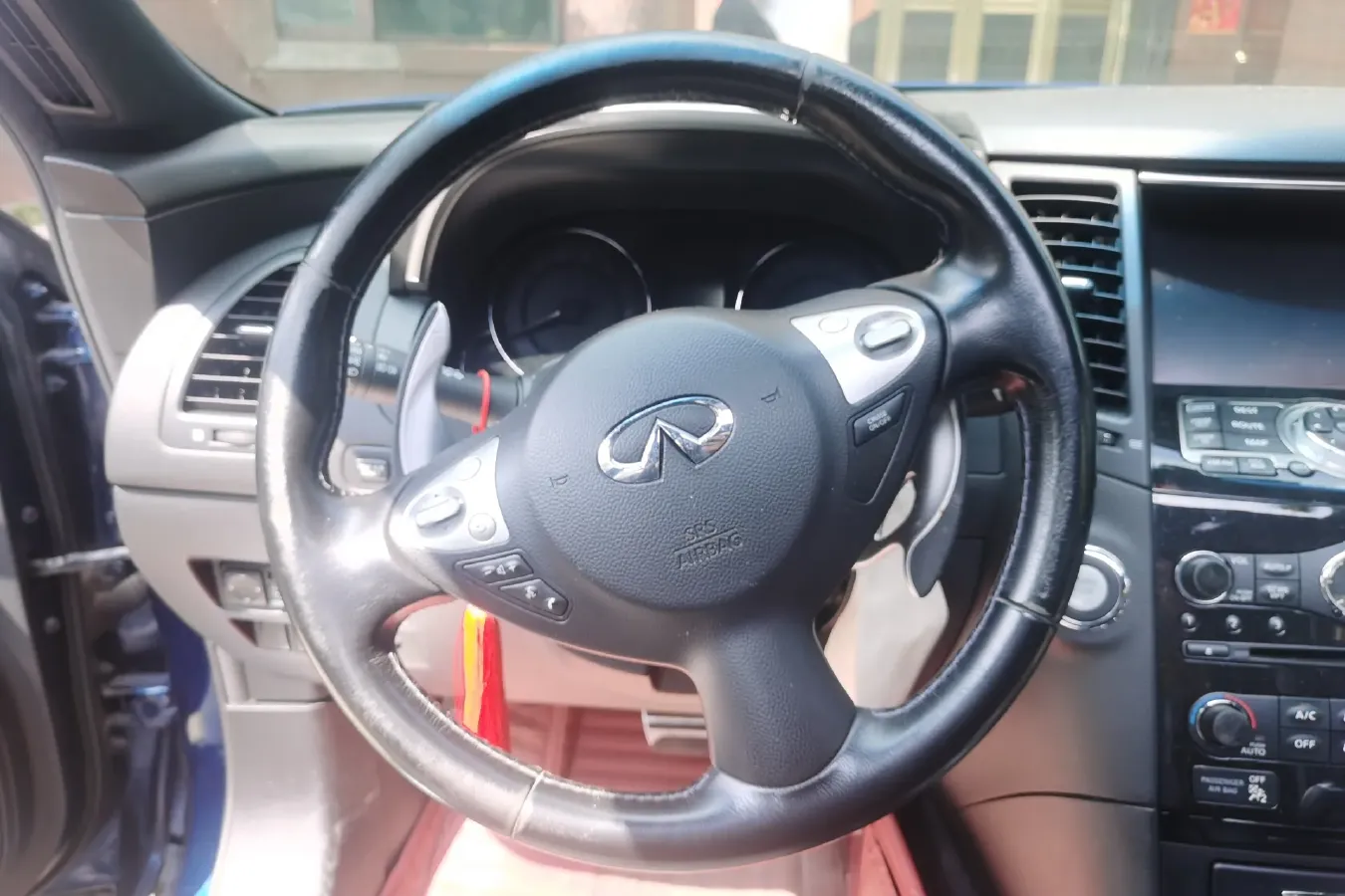 2013 Infiniti QX70 3.7L 351HP V6 7AT,autocango,china used car exporter,china ev exporter,chinese used car exporter,chinese used ev exporter