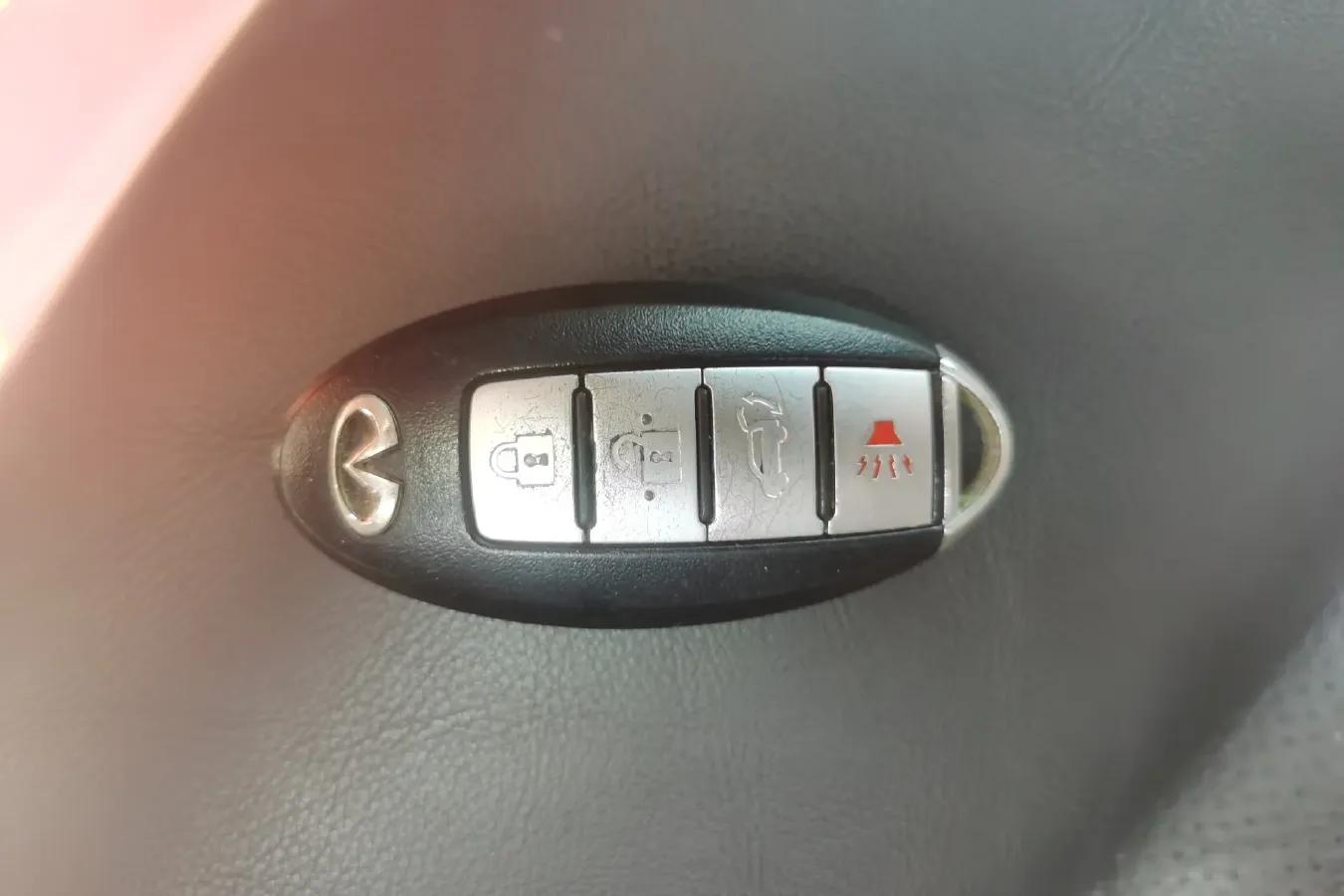 2013 Infiniti QX70 3.7L 351HP V6 7AT,autocango,china used car exporter,china ev exporter,chinese used car exporter,chinese used ev exporter