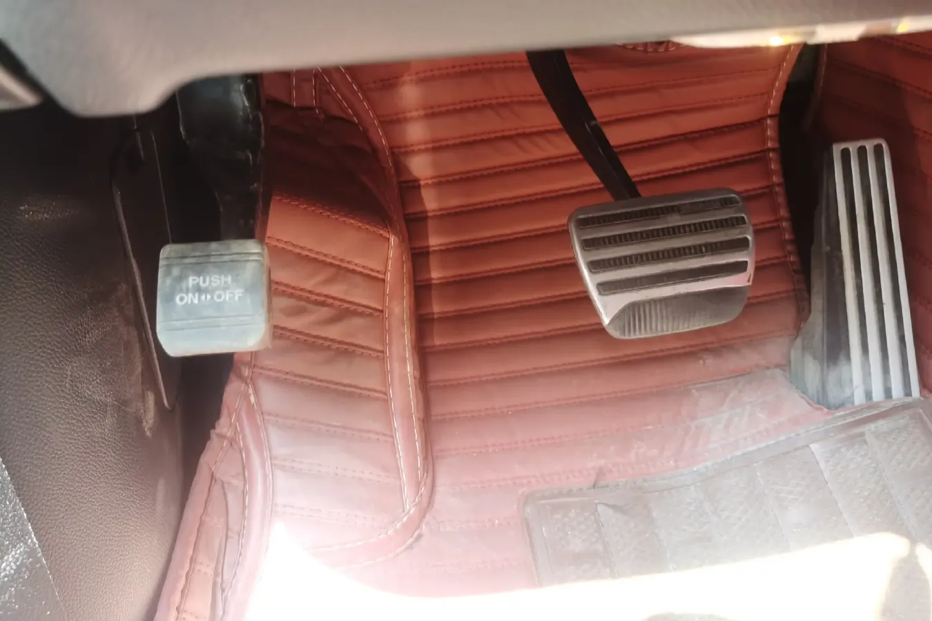 2013 Infiniti QX70 3.7L 351HP V6 7AT,autocango,china used car exporter,china ev exporter,chinese used car exporter,chinese used ev exporter