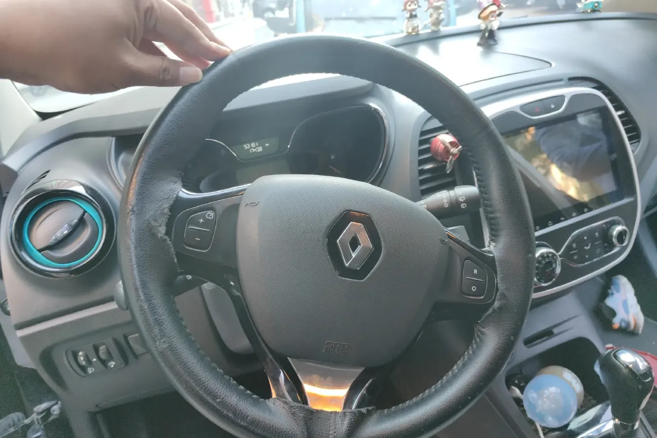 2015 Renault  Captur 1.2T 116HP L4 6DCT,autocango,china used car exporter,china ev exporter,chinese used car exporter,chinese used ev exporter