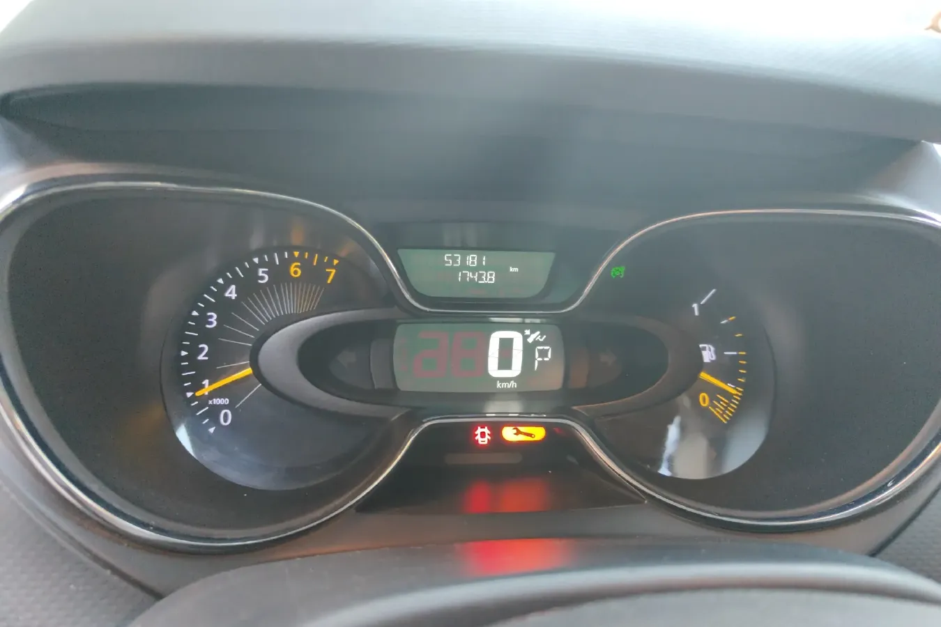 2015 Renault  Captur 1.2T 116HP L4 6DCT,autocango,china used car exporter,china ev exporter,chinese used car exporter,chinese used ev exporter