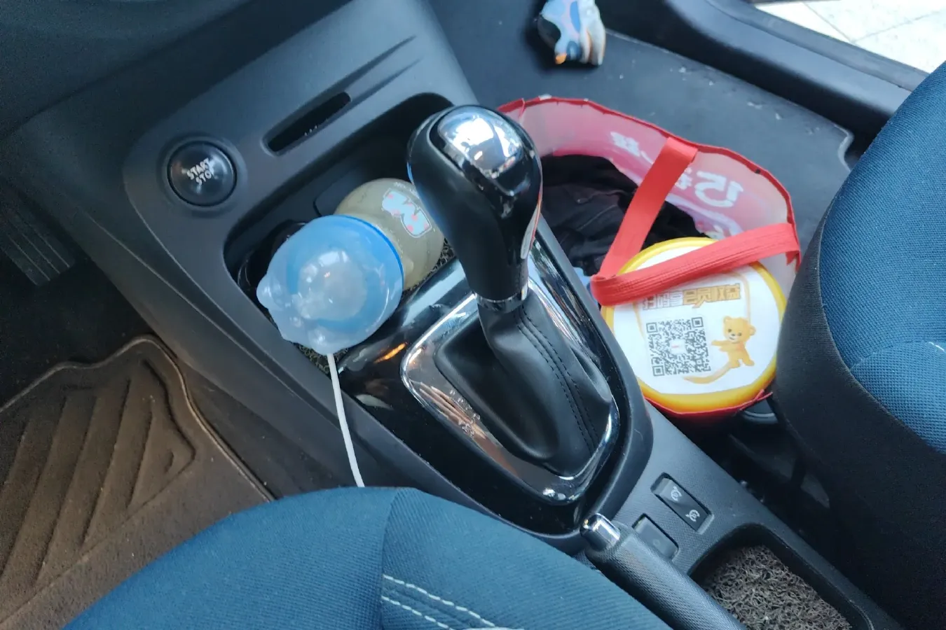 2015 Renault  Captur 1.2T 116HP L4 6DCT,autocango,china used car exporter,china ev exporter,chinese used car exporter,chinese used ev exporter