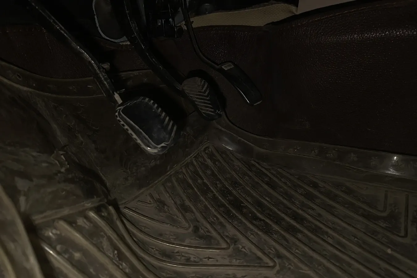 2013 DongFeng Fengon Fengon 1.3L 96HP L4 5MT,autocango,china used car exporter,china ev exporter,chinese used car exporter,chinese used ev exporter