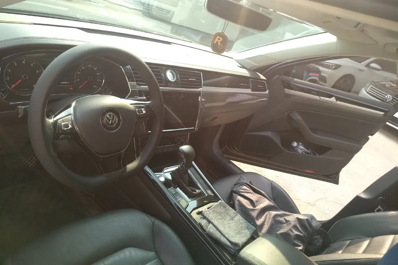 2018 Volkswagen Phideon 2.0T 224HP L4 7DCT,autocango,china used car exporter,china ev exporter,chinese used car exporter,chinese used ev exporter