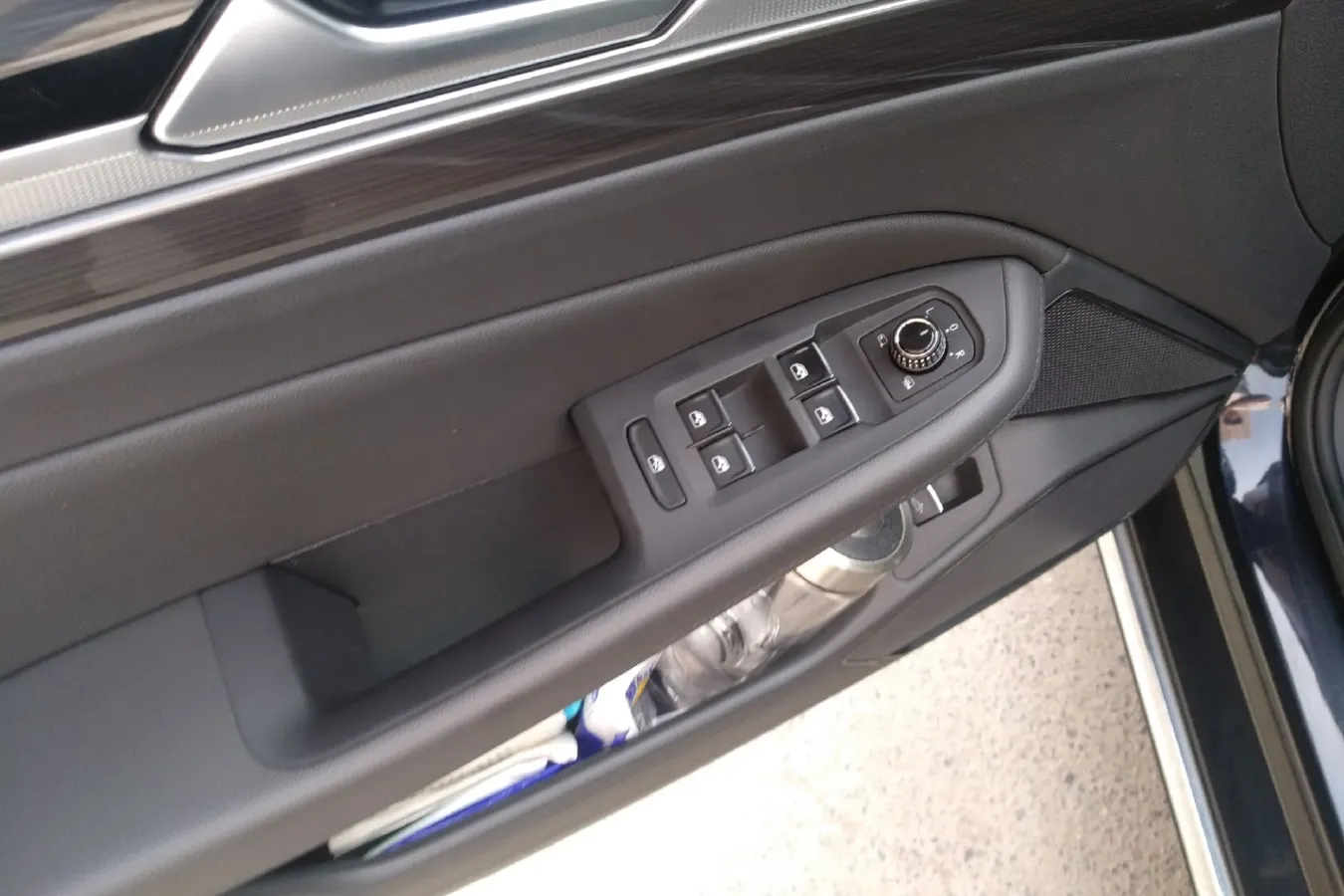 2018 Volkswagen Phideon 2.0T 224HP L4 7DCT,autocango,china used car exporter,china ev exporter,chinese used car exporter,chinese used ev exporter