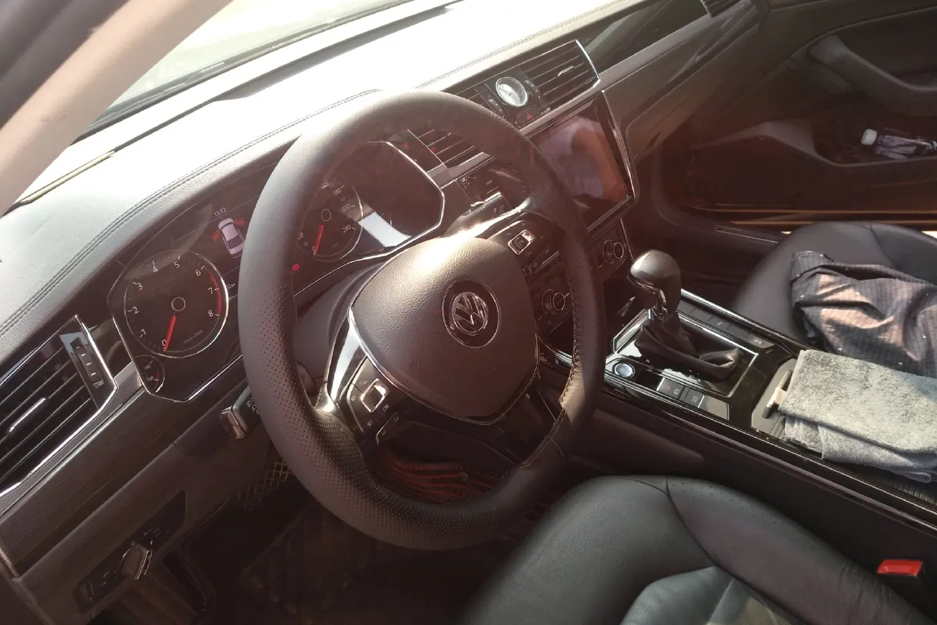 2018 Volkswagen Phideon 2.0T 224HP L4 7DCT,autocango,china used car exporter,china ev exporter,chinese used car exporter,chinese used ev exporter