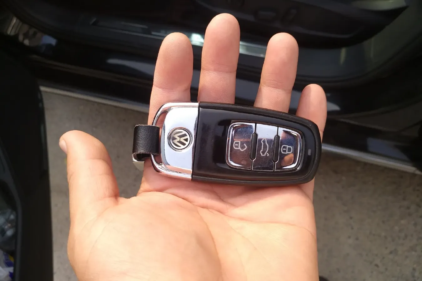 2018 Volkswagen Phideon 2.0T 224HP L4 7DCT,autocango,china used car exporter,china ev exporter,chinese used car exporter,chinese used ev exporter