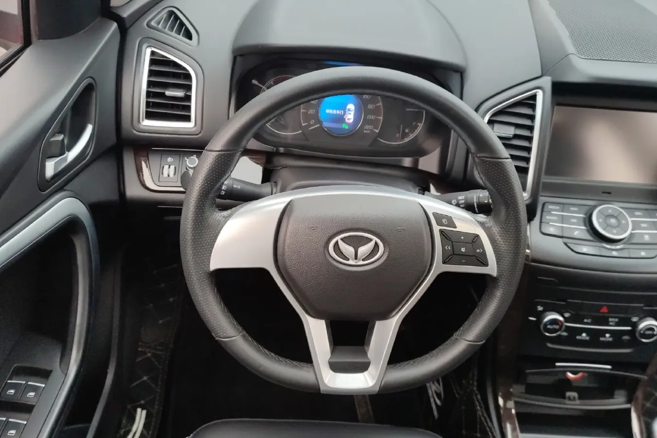 2016 BAIC Hyosow S6 1.5T 150HP L4 6MT,autocango,china used car exporter,china ev exporter,chinese used car exporter,chinese used ev exporter