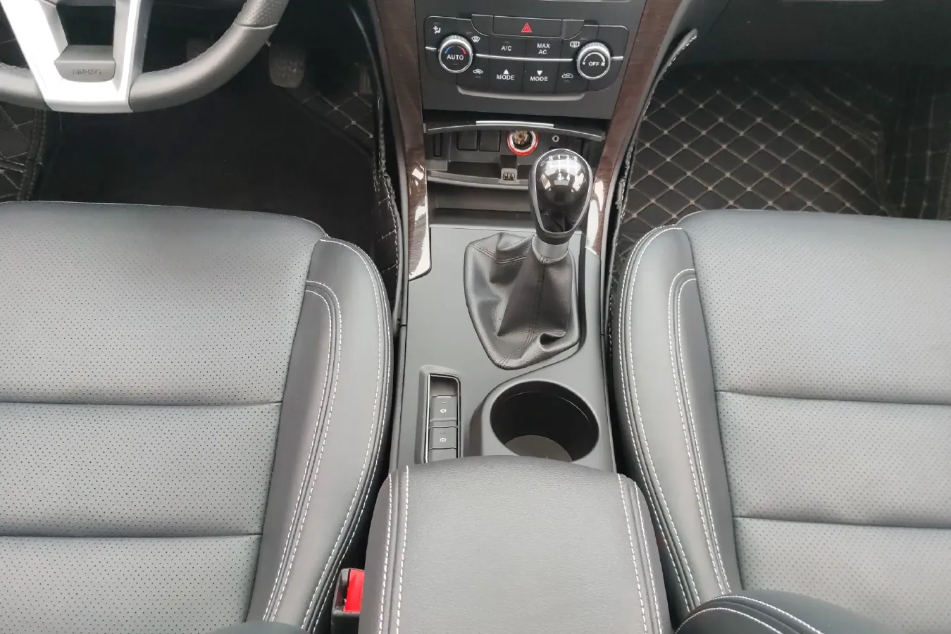 2016 BAIC Hyosow S6 1.5T 150HP L4 6MT,autocango,china used car exporter,china ev exporter,chinese used car exporter,chinese used ev exporter