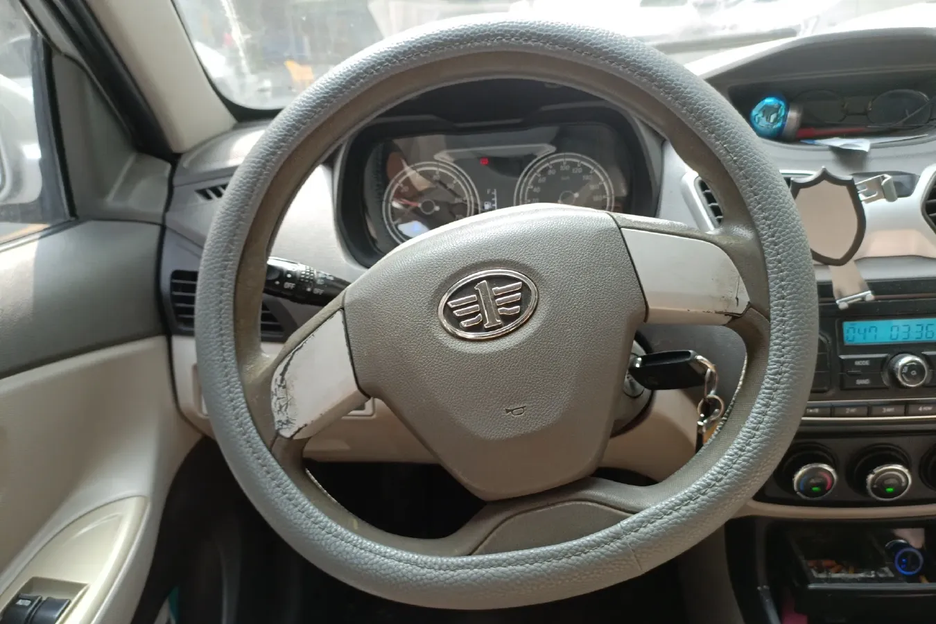 2014 FAW XiaLi N5 1.3L 91HP L4 5MT,autocango,china used car exporter,china ev exporter,chinese used car exporter,chinese used ev exporter