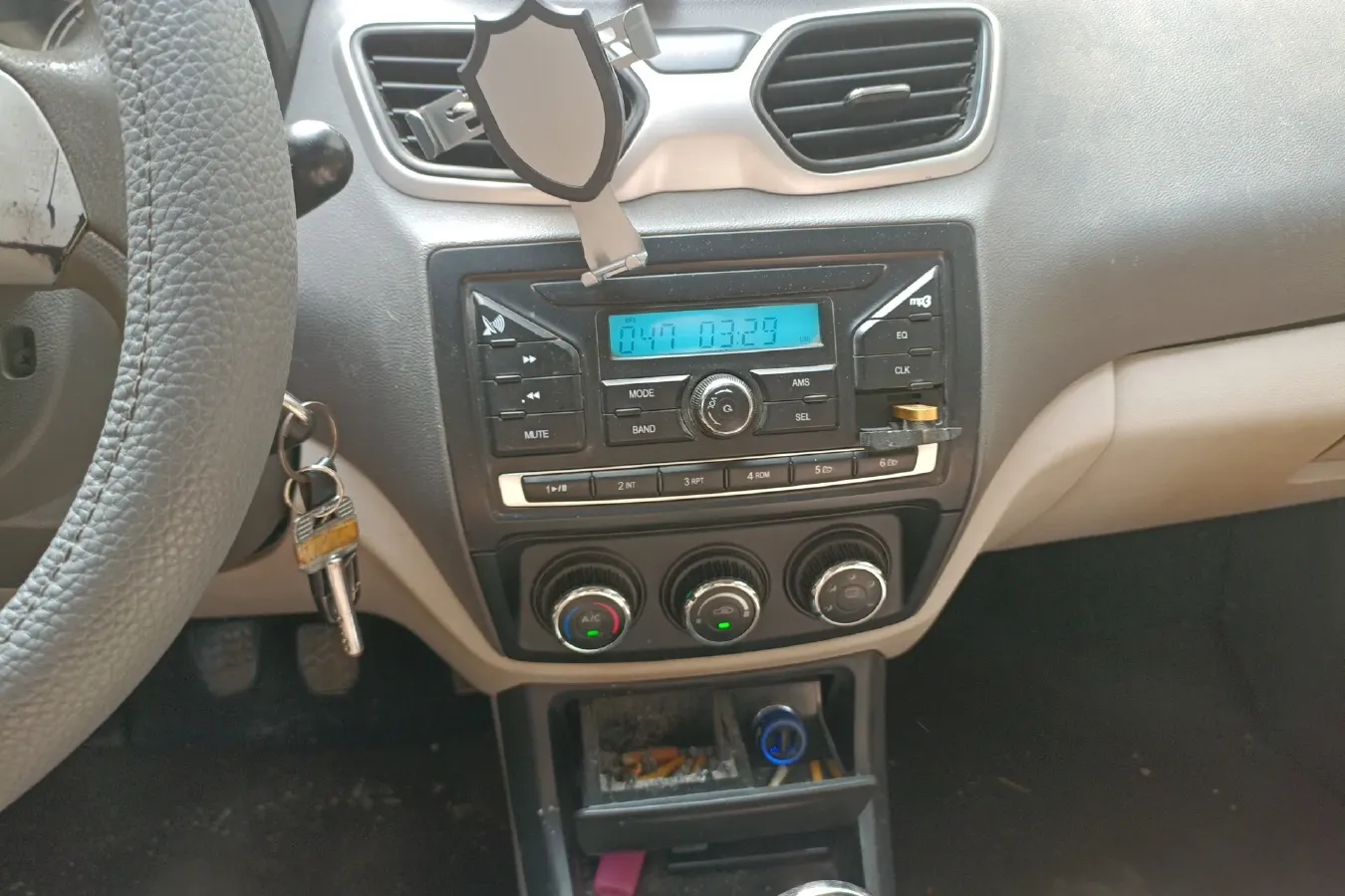 2014 FAW XiaLi N5 1.3L 91HP L4 5MT,autocango,china used car exporter,china ev exporter,chinese used car exporter,chinese used ev exporter