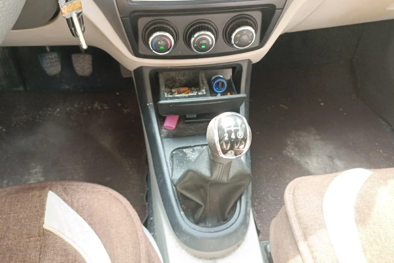 2014 FAW XiaLi N5 1.3L 91HP L4 5MT,autocango,china used car exporter,china ev exporter,chinese used car exporter,chinese used ev exporter