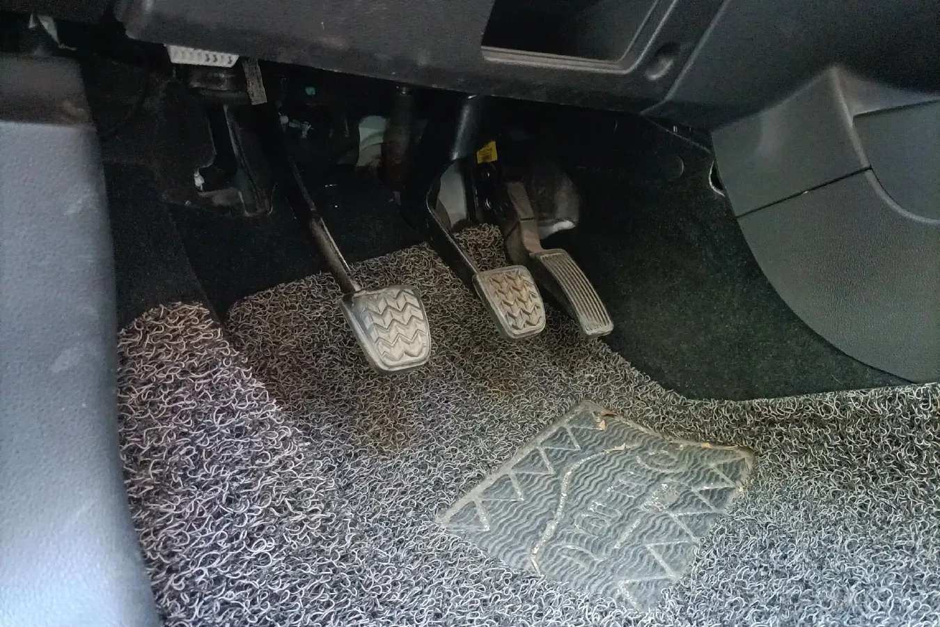 2017 FAW Jumpal D60 1.5L 113HP L4 5MT,autocango,china used car exporter,china ev exporter,chinese used car exporter,chinese used ev exporter