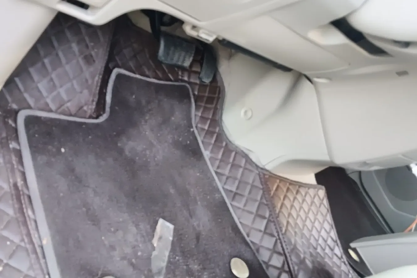 2006 Toyota Previa 2.4L 170HP L4 4AT,autocango,china used car exporter,china ev exporter,chinese used car exporter,chinese used ev exporter