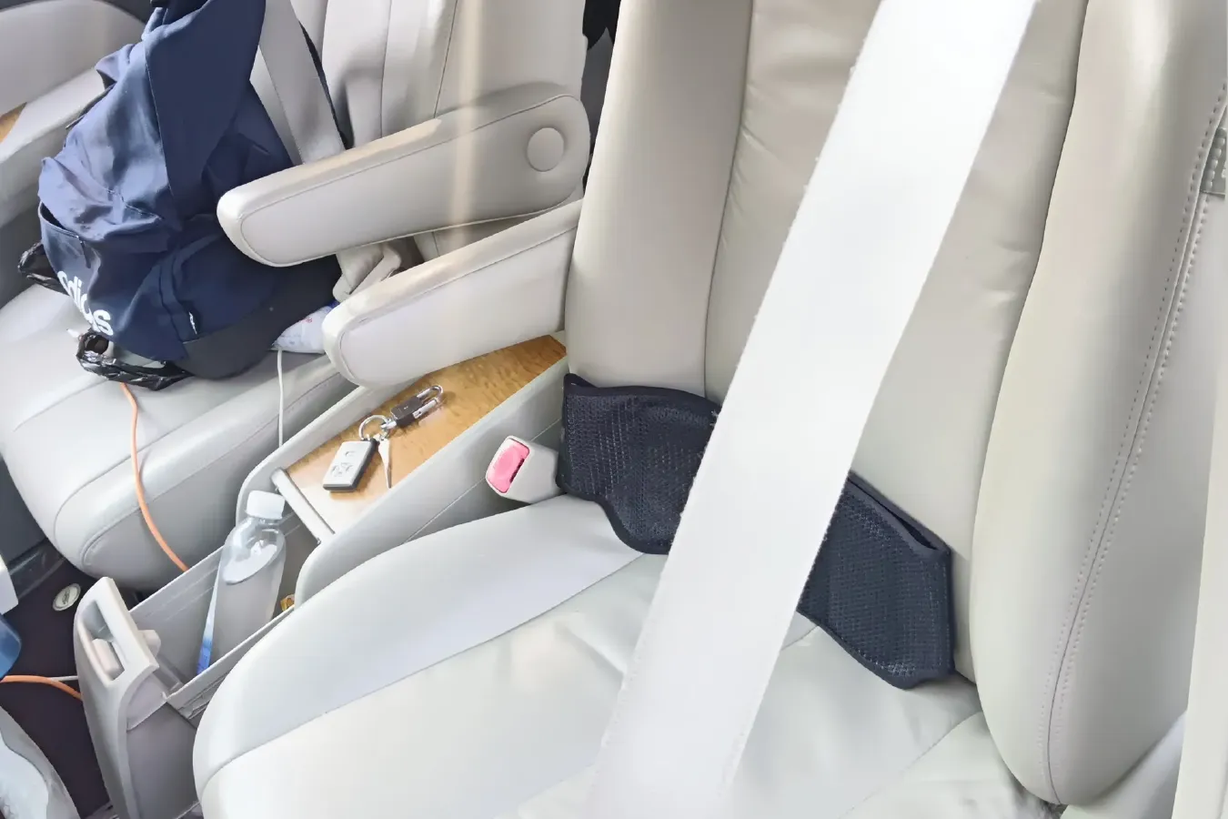 2006 Toyota Previa 2.4L 170HP L4 4AT,autocango,china used car exporter,china ev exporter,chinese used car exporter,chinese used ev exporter